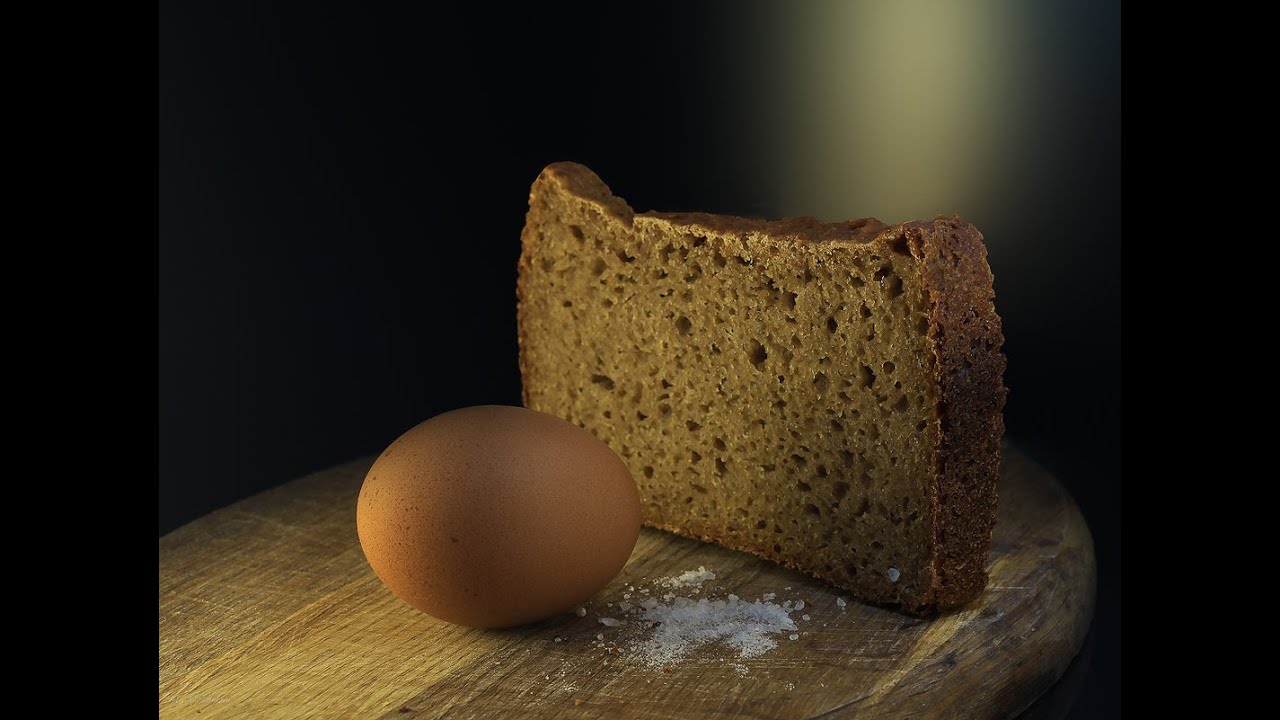 Хлеб в яйце в духовке рецепт. Хлеб. Натюрморт с хлебом. Яичный хлеб. Яйцо в хлебе.