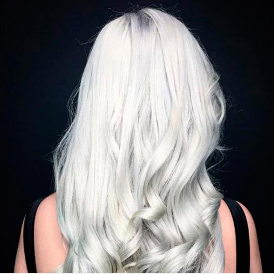 White hair. Снежный цвет волос. Снежные волосы. Снежно белые волосы. Волосы цвета снега.